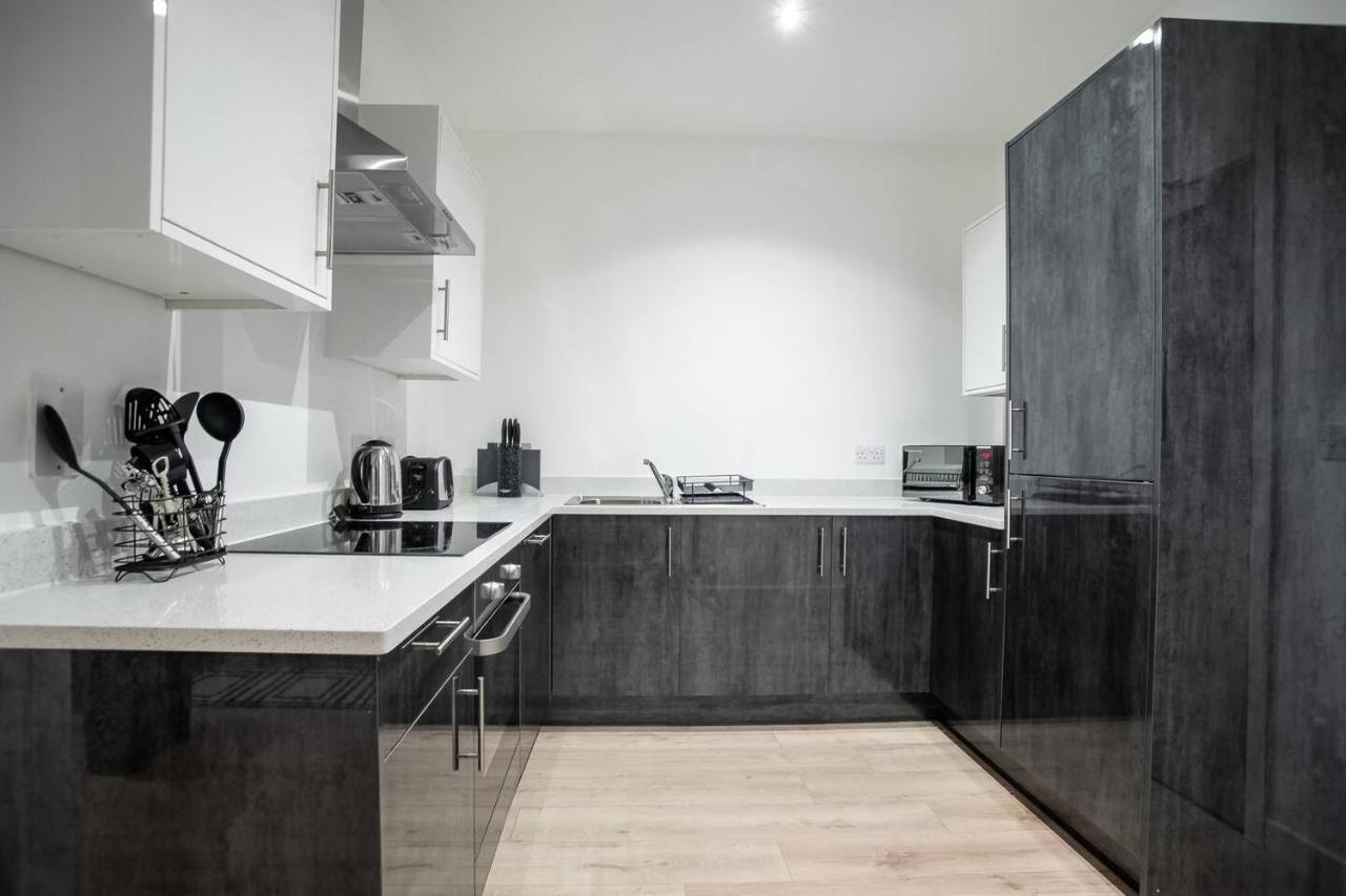 Two Bedroom - Central Peterborough Apartment - Bayard Apartments Екстер'єр фото